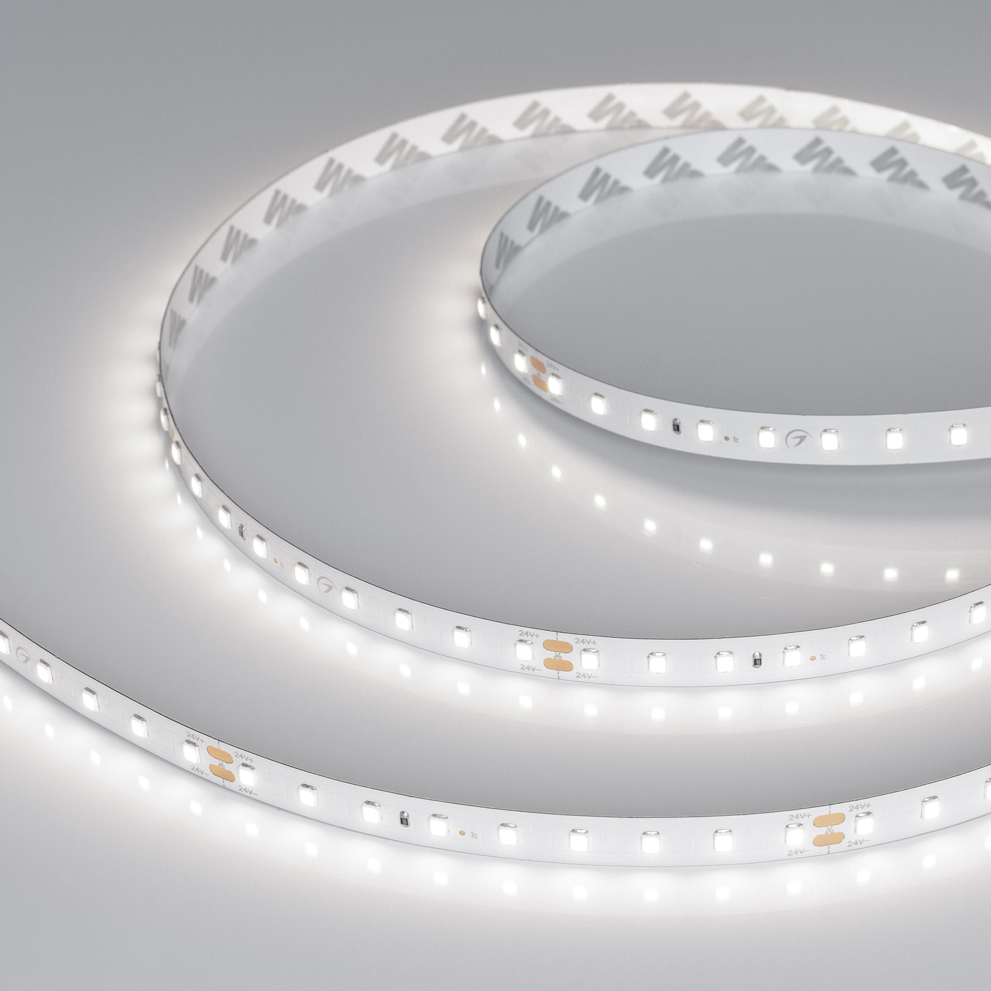 Светодиодная лента RT-A90-10mm 24V White6000 (4.8 W/m, IP20, 2835, 5m) (Arlight, высок.эфф.200 лм/Вт)