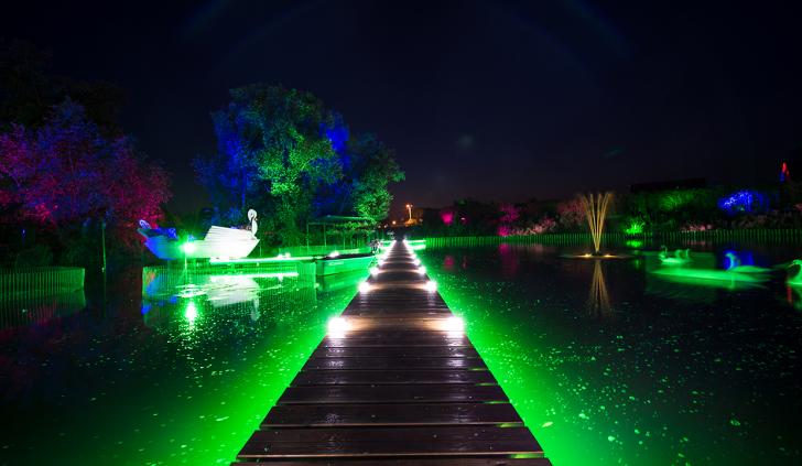 Светодиодная подсветка садового мостика