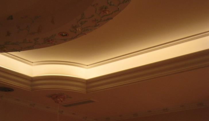 Подсветка многоуровневого потолка светодиодной лентой Arlight