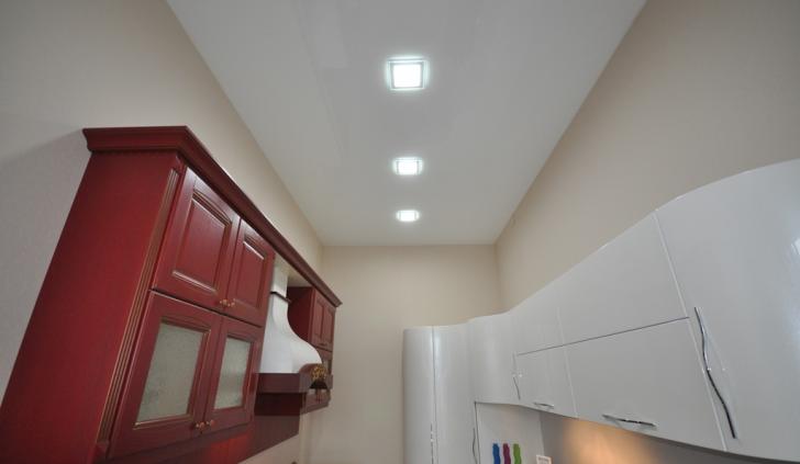 Натяжной потолок со светодиодными светильниками Arlight на кухне