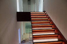  Подсветка лестниц и ступеней светодиодной лентой